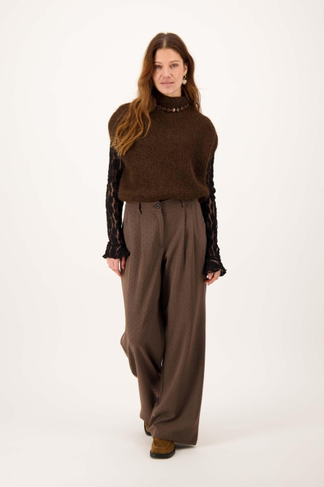 Zusss bruine dames trui | Model