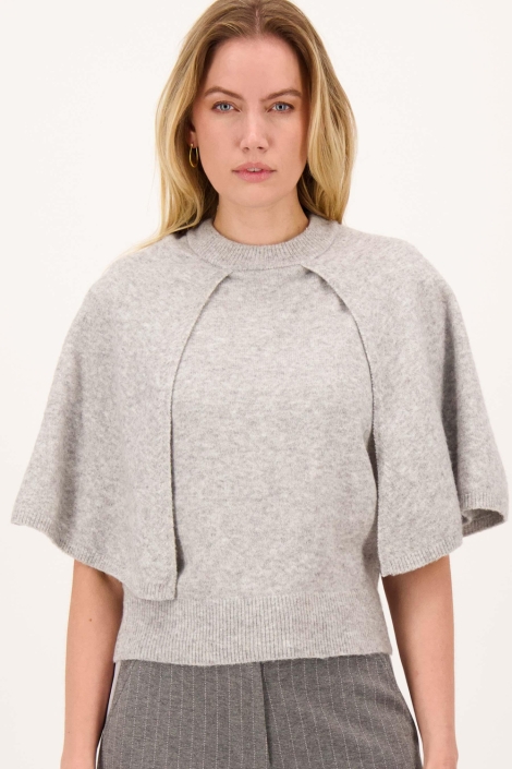 Zusss grijze dames trui | Model vooraanzicht