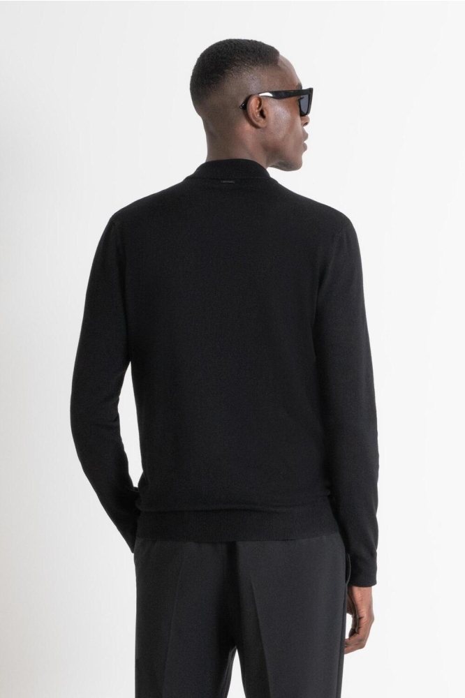 Antony Morato zwarte heren trui | Model achteraanzicht