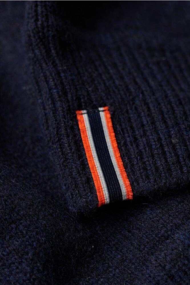 Superdry blauwe heren trui | Close up