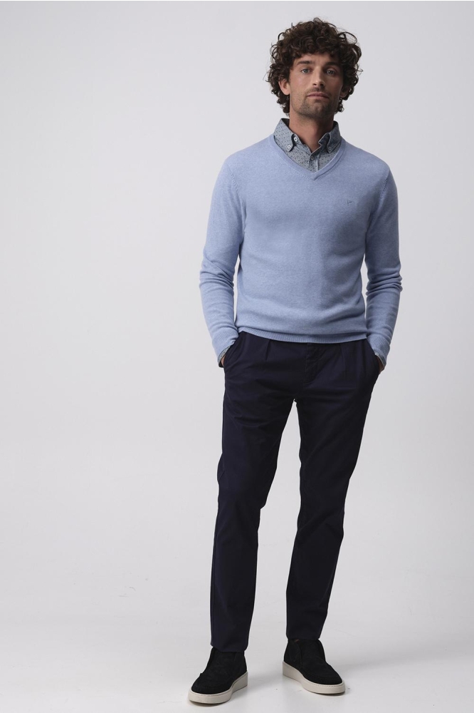 Campbell blauwe heren trui | Model