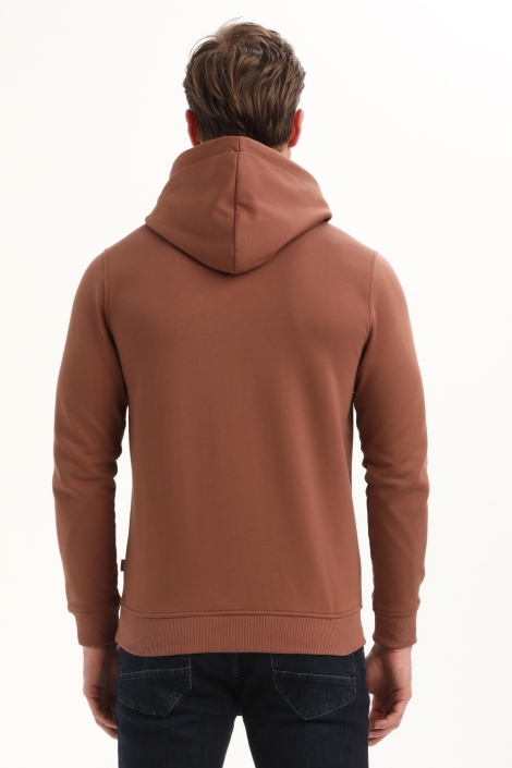 Gabbiano camel heren sweater | Model achteraanzicht