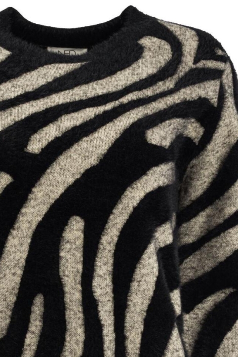 NED zwarte dames trui | Close up