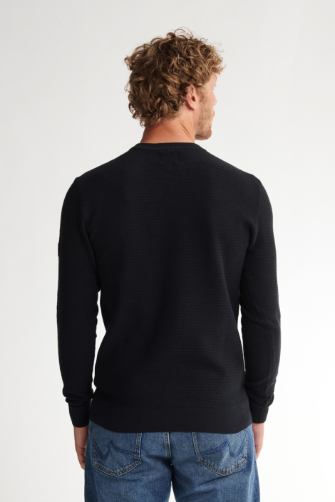 Petrol Industries zwarte heren trui | Model achteraanzicht