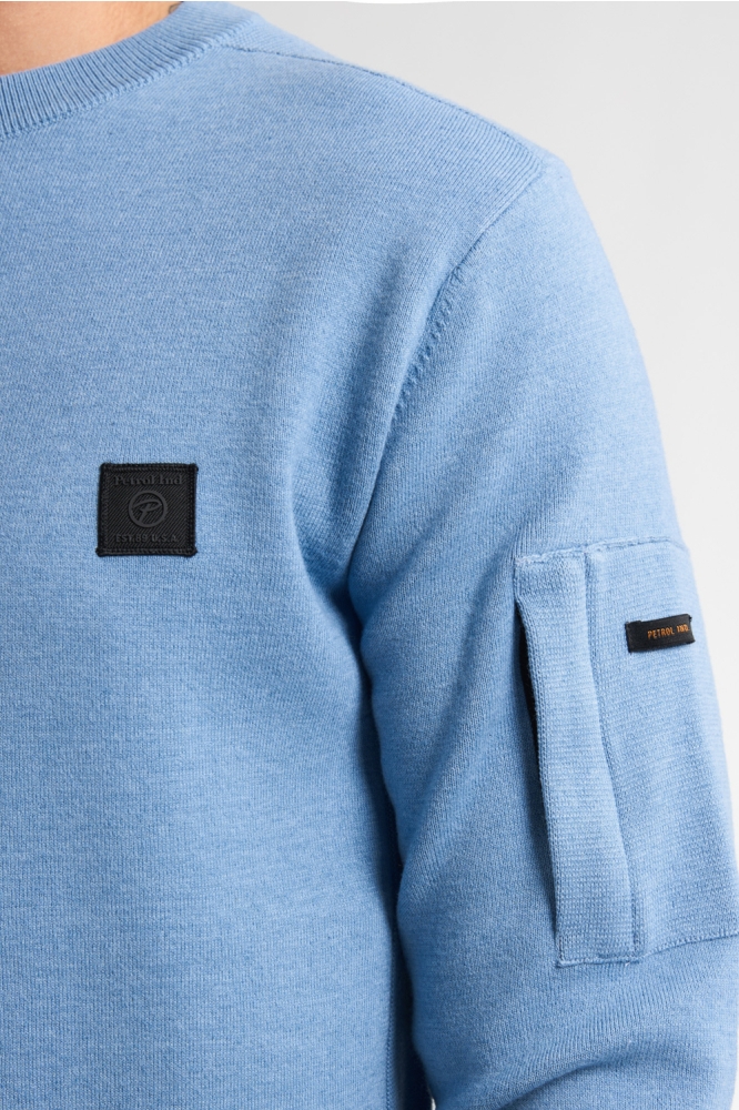 Petrol Industries blauwe heren trui | Close up