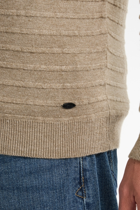 Petrol Industries camel heren trui | Close up