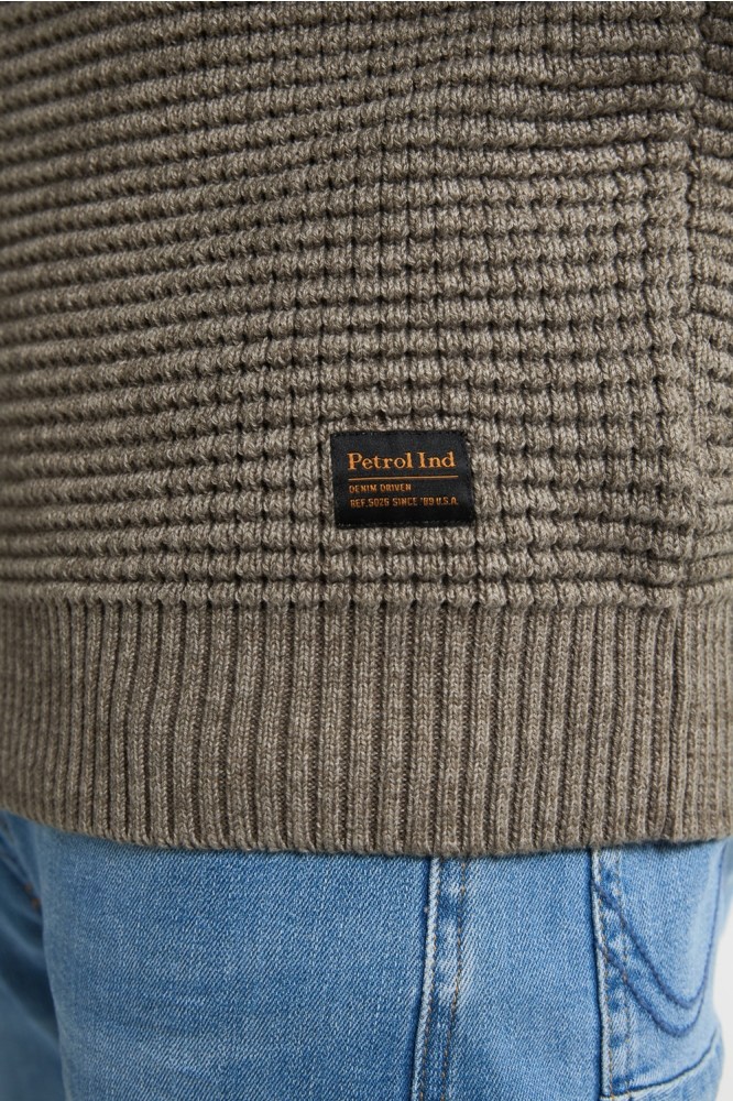 Petrol Industries groene heren trui | Close up