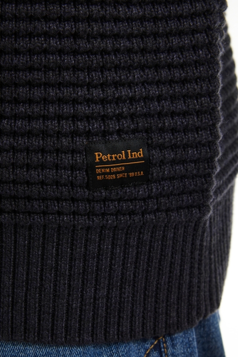 Petrol Industries zwarte heren trui | Close up