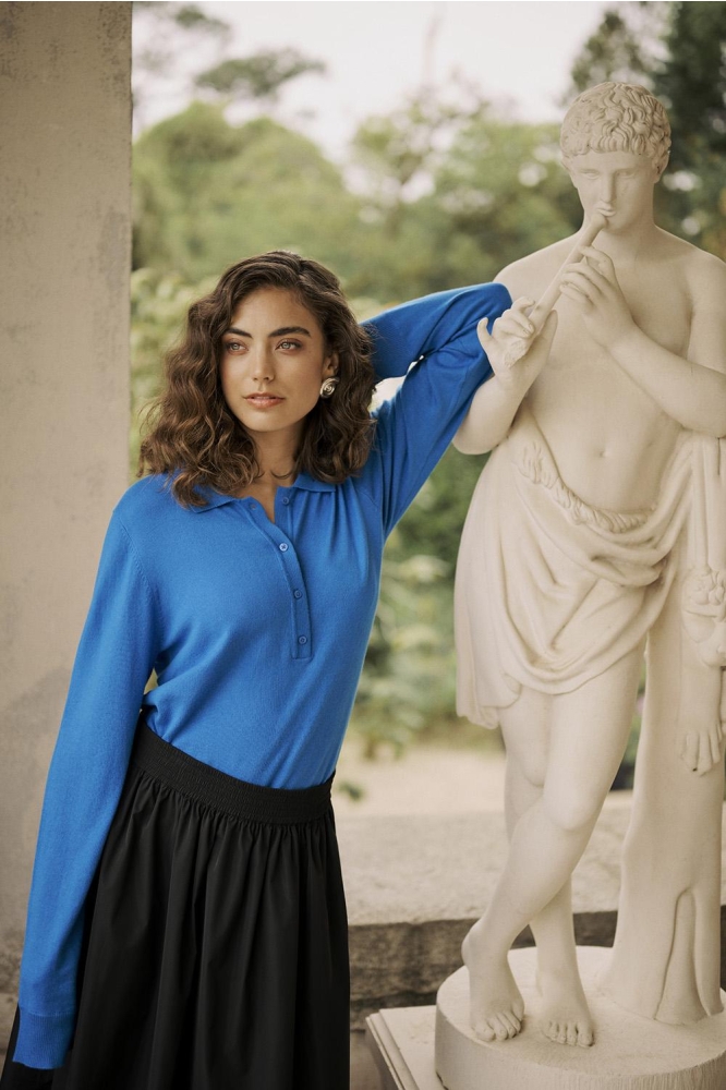 Culture blauwe dames trui | Sfeerbeeld, In situatie