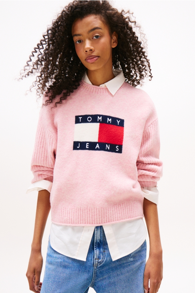 Tommy Jeans roze dames trui | Model vooraanzicht