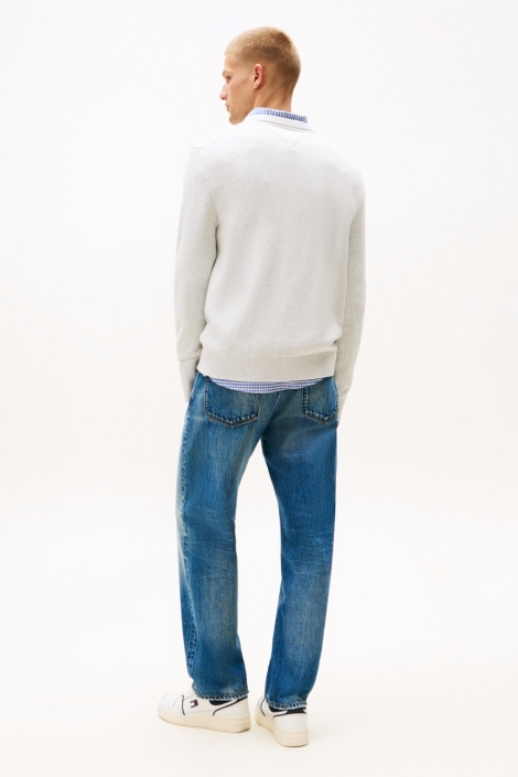 Tommy Jeans grijze heren trui | Model