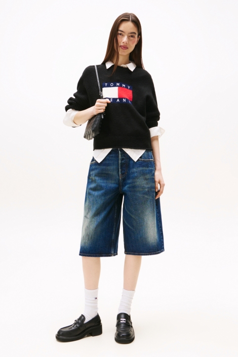 Tommy Jeans zwarte dames trui | Model