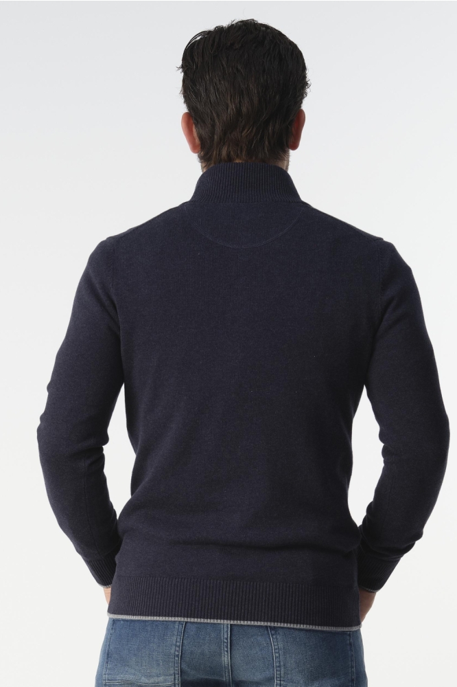 Campbell blauwe heren trui | Model achteraanzicht