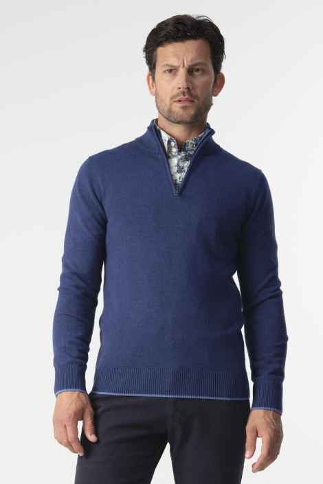 Campbell blauwe heren trui | Model vooraanzicht