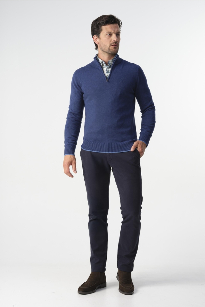 Campbell blauwe heren trui | Model