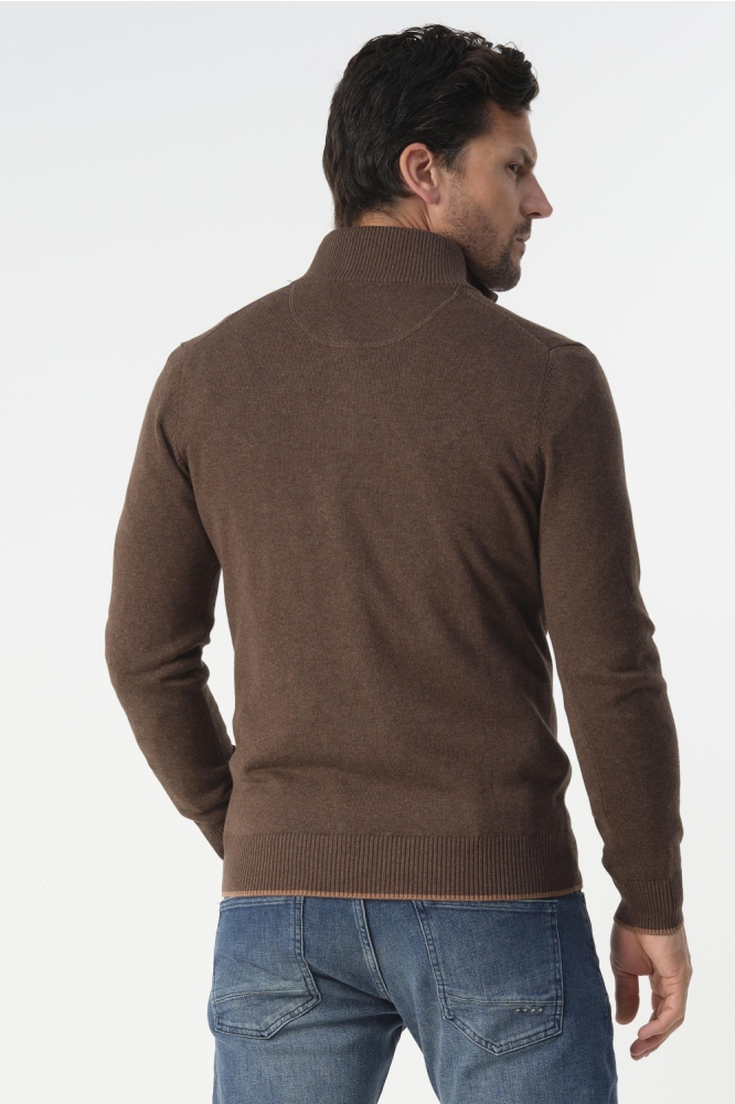 Campbell bruine heren trui | Model achteraanzicht
