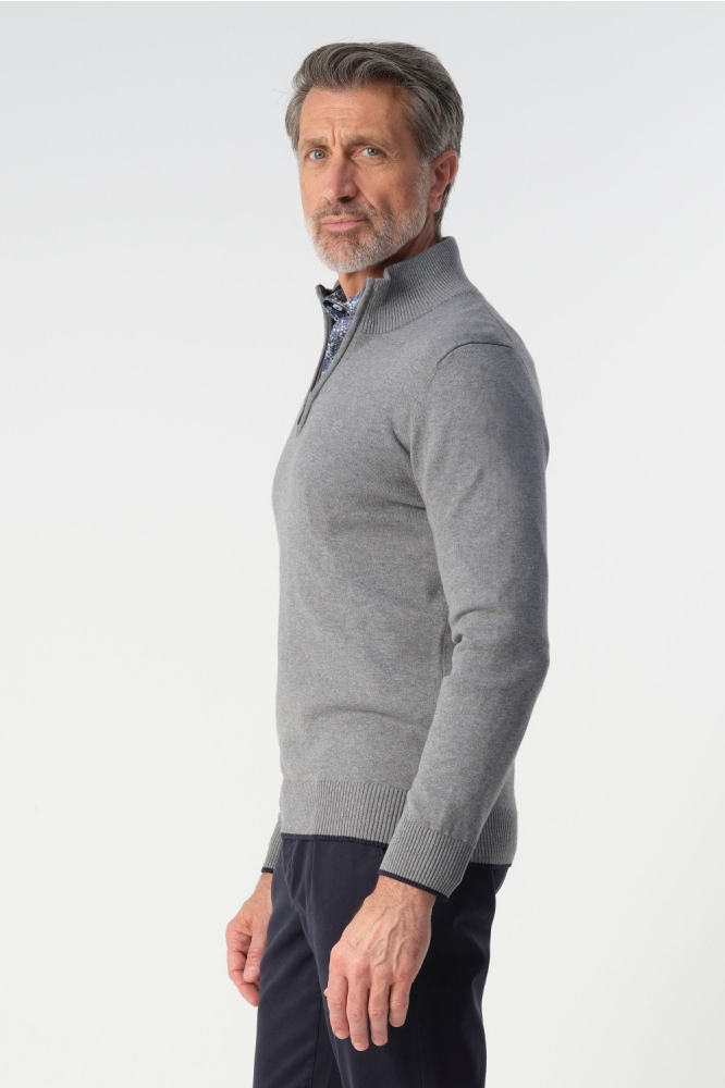 Campbell grijze heren trui | Model zijaanzicht