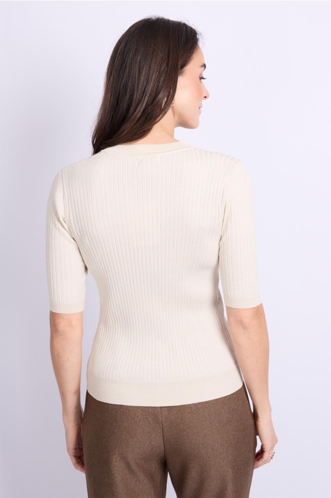 C&S The Label beige dames t-shirt | Model achteraanzicht