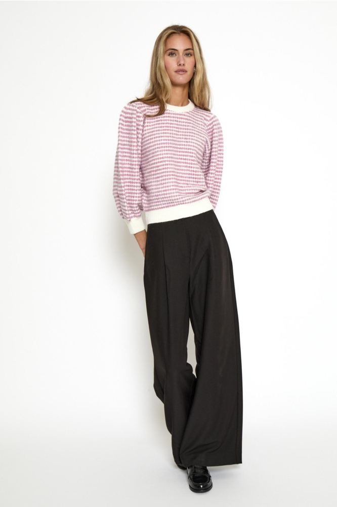 Peppercorn roze dames trui | Model