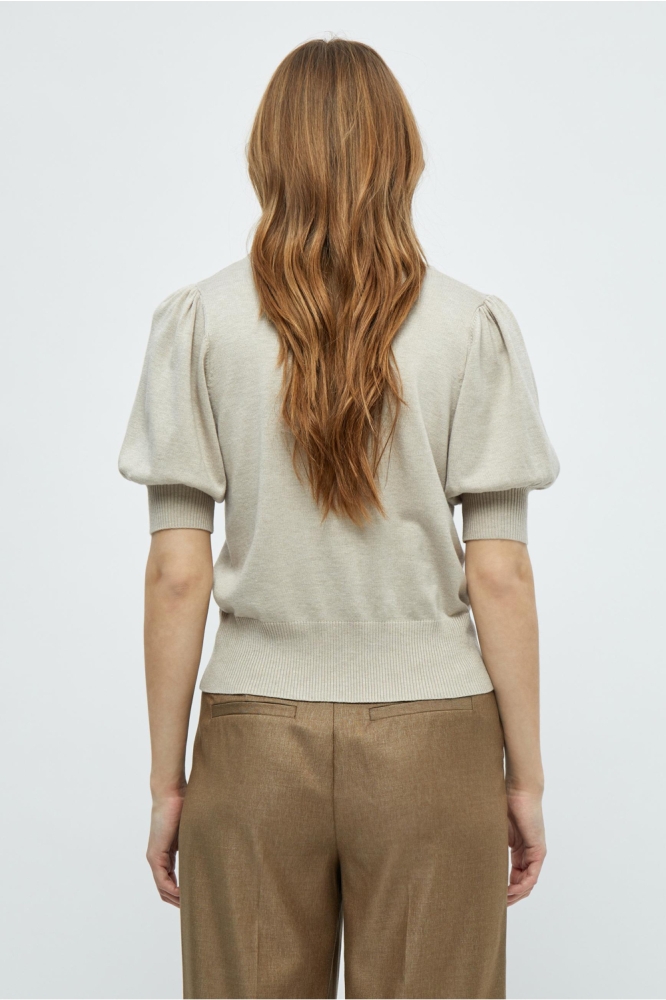 Minus beige dames trui | Model achteraanzicht