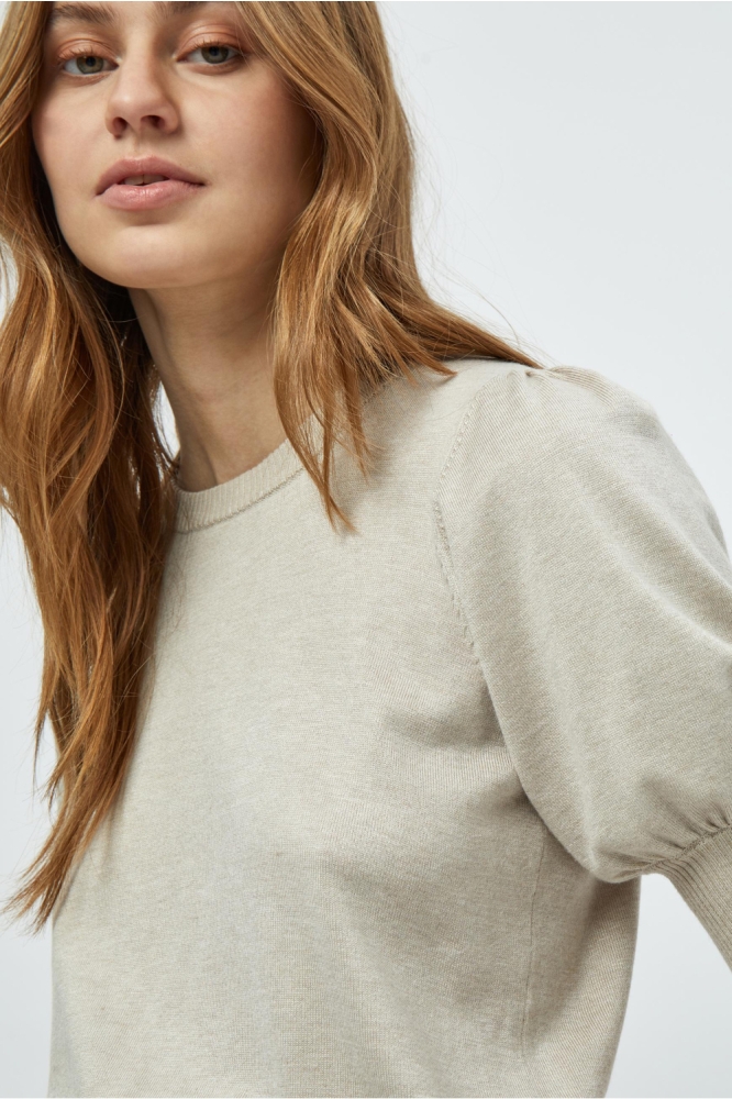 Minus beige dames trui | Close up