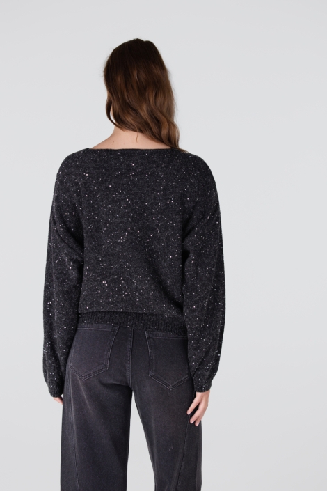 Juffrouw Jansen grijze dames trui | Model achteraanzicht