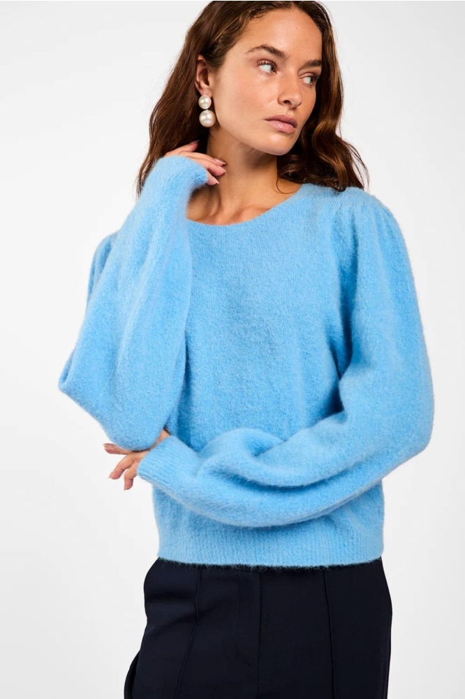 Aaiko blauwe dames trui | Model vooraanzicht