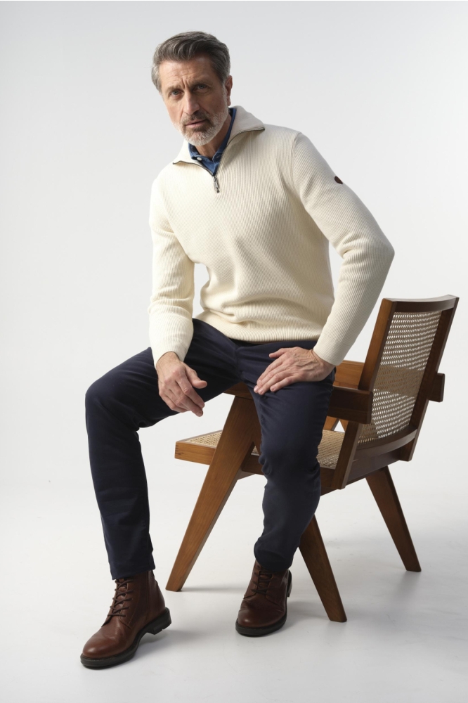 Campbell ecru heren trui | Sfeerbeeld, In situatie