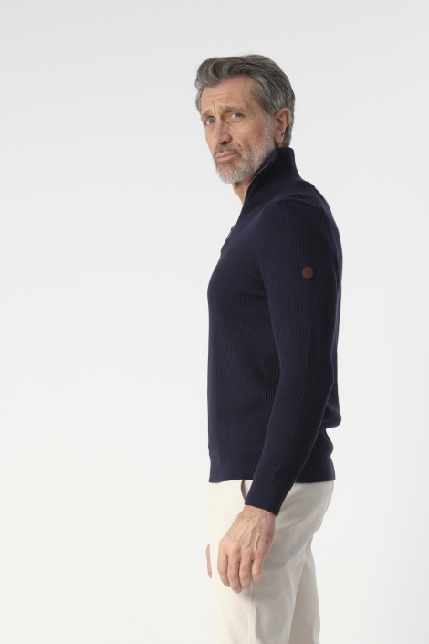 Campbell blauwe heren trui | Model zijaanzicht