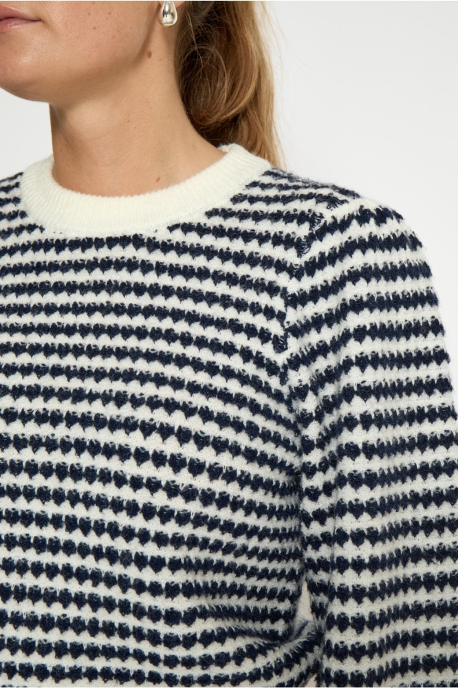 Peppercorn blauwe dames trui | Close up