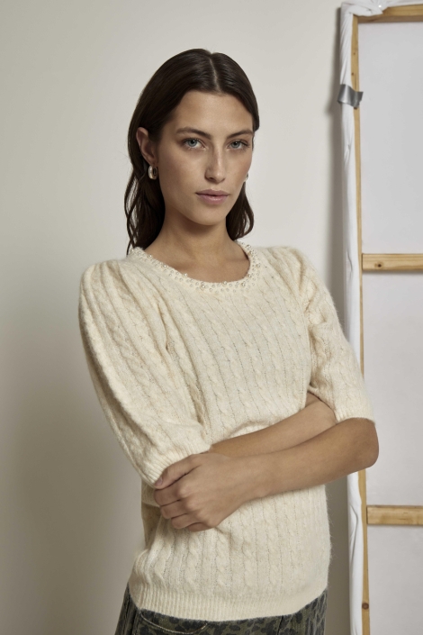 Peppercorn ecru dames trui | Model vooraanzicht