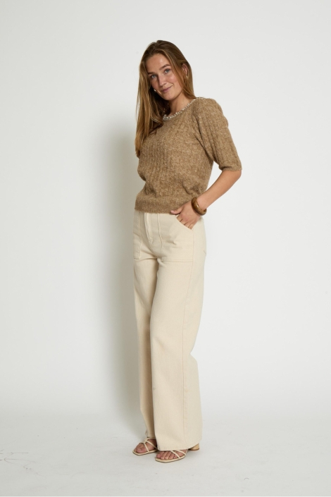 Peppercorn camel dames trui | Model