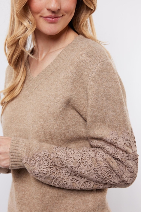 C&S The Label camel dames trui | Close up