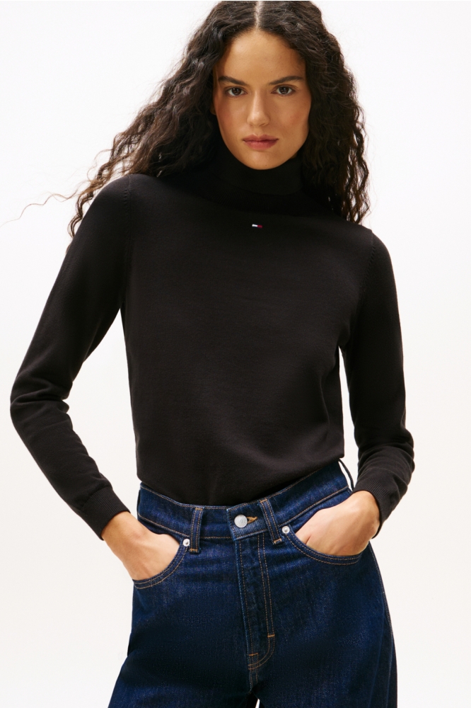 Tommy Jeans zwarte dames trui | Model vooraanzicht