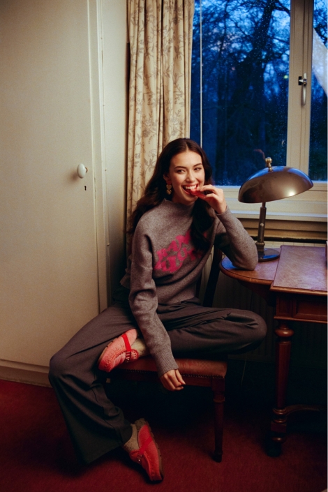 Fluresk grijze dames trui | Sfeerbeeld, In situatie