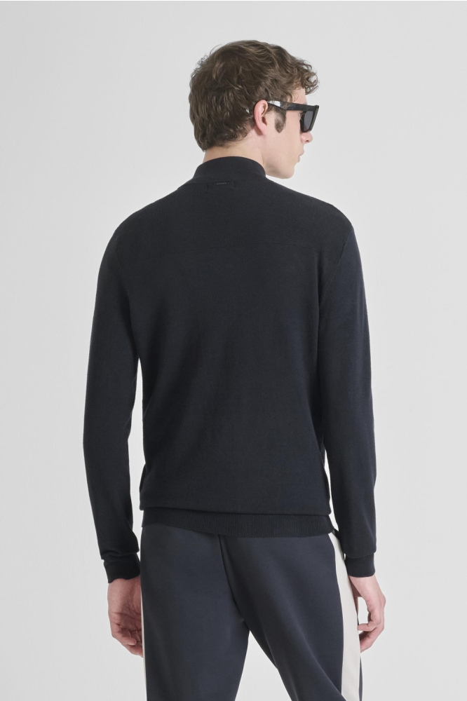 Antony Morato blauwe heren trui | Model achteraanzicht