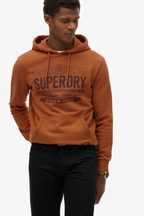 Superdry camel heren sweater | Model vooraanzicht
