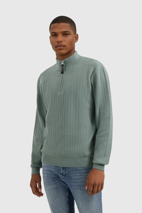 Pure Path groene heren trui | Model vooraanzicht