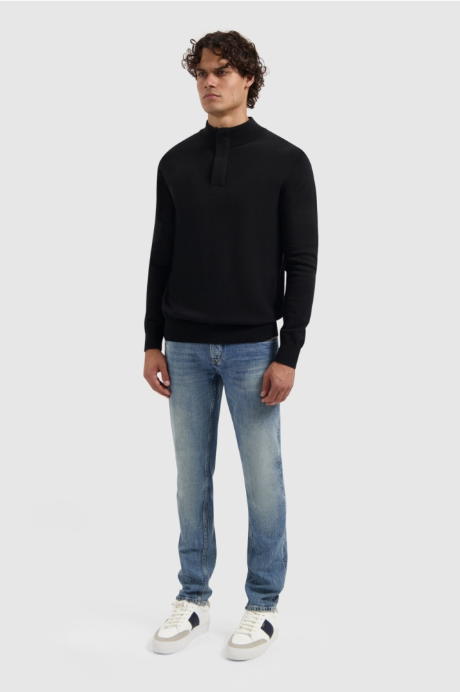 Pure Path zwarte heren trui | Model