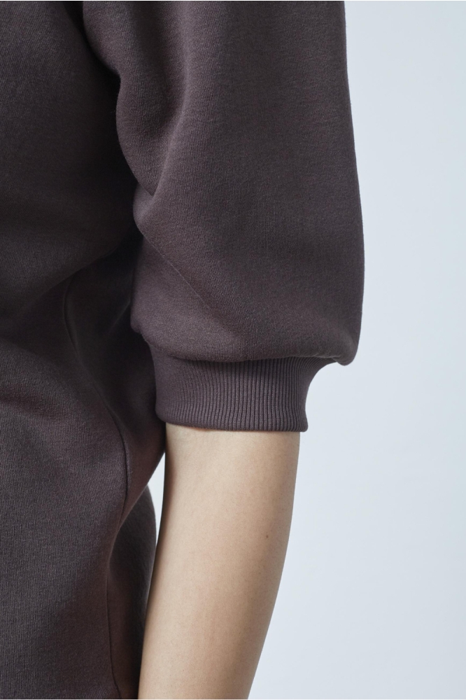 SisterS point bruine dames sweater | Close up