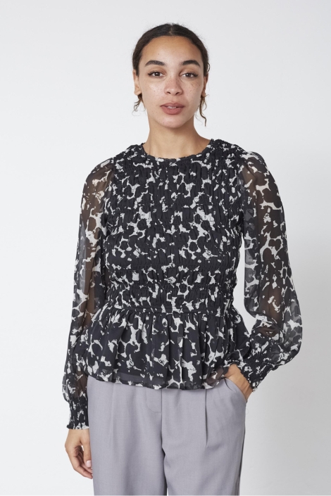 SisterS point zwarte dames blouse | Model vooraanzicht