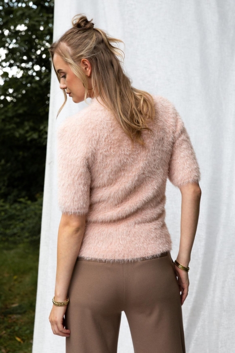 I-coni-K roze dames trui | Model achteraanzicht