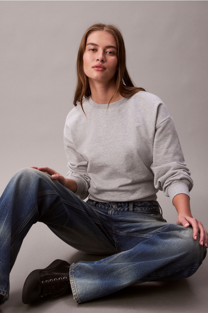 Calvin Klein grijze dames sweater | Model vooraanzicht