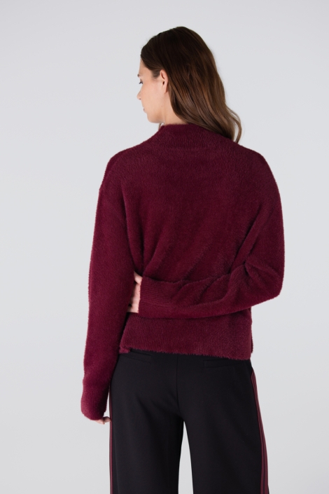 Juffrouw Jansen bordeaux dames trui | Model achteraanzicht