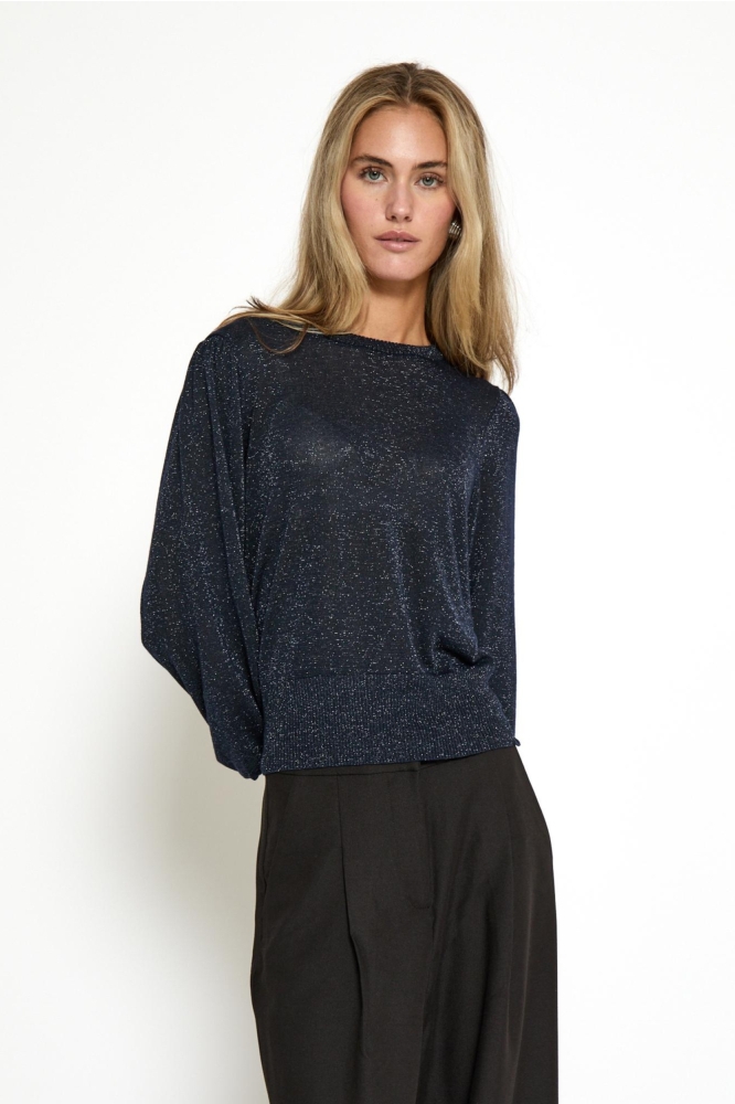 Minus blauwe dames trui | Model vooraanzicht