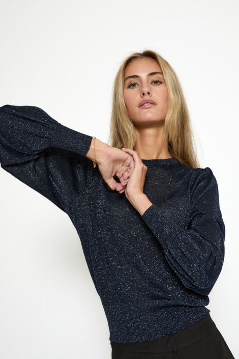 Minus blauwe dames trui | Model vooraanzicht