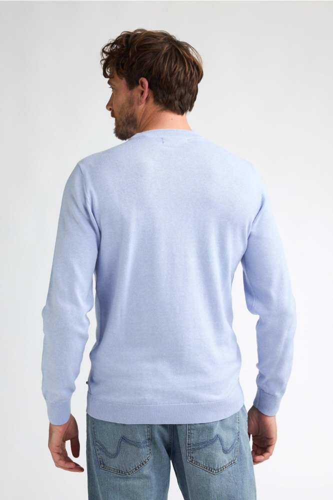 Petrol Industries blauwe heren trui | Model achteraanzicht
