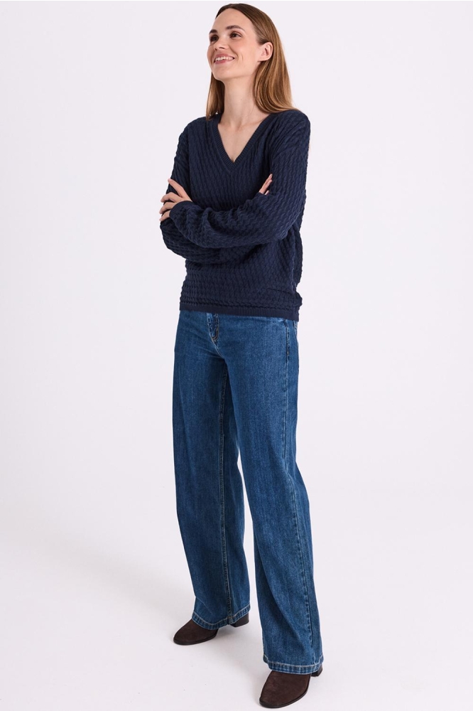 Freequent blauwe dames trui | Model zijaanzicht