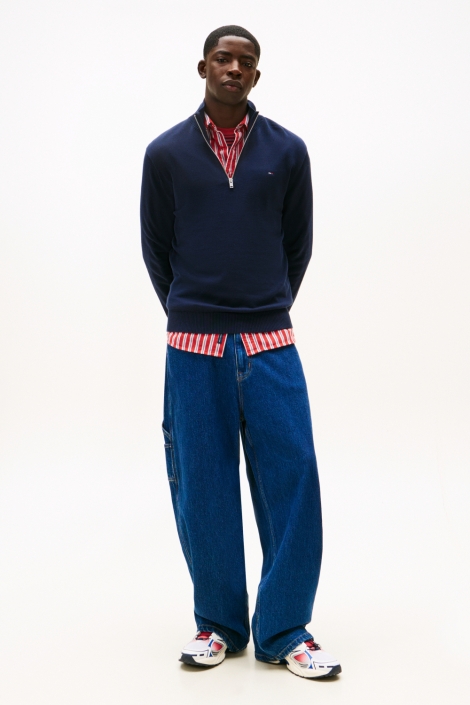 Tommy Jeans blauwe heren trui | Model