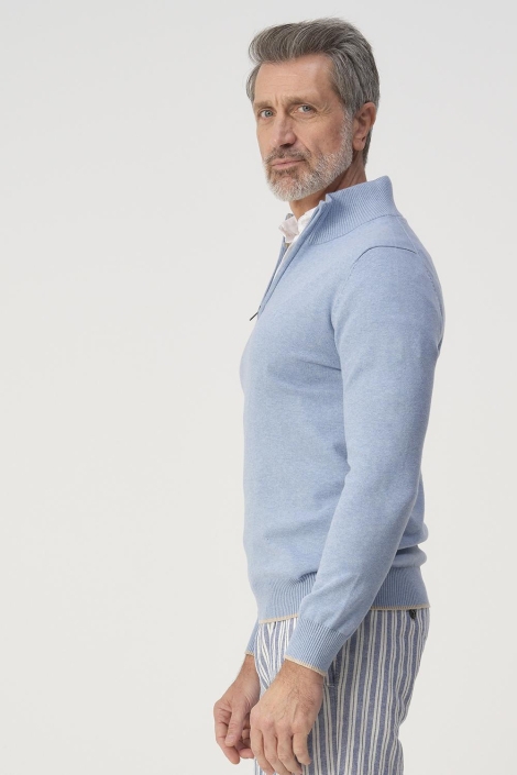 Campbell blauwe heren trui | Model zijaanzicht